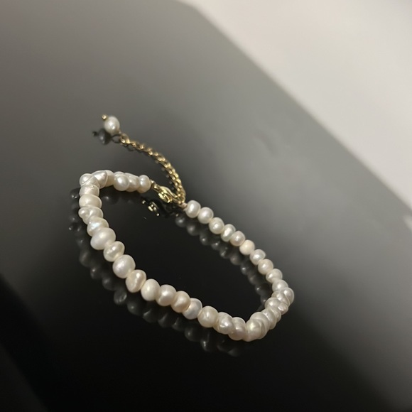 Freshwater Pearl Dainty Gold Finish Bracelet. - Picture 2 of 3